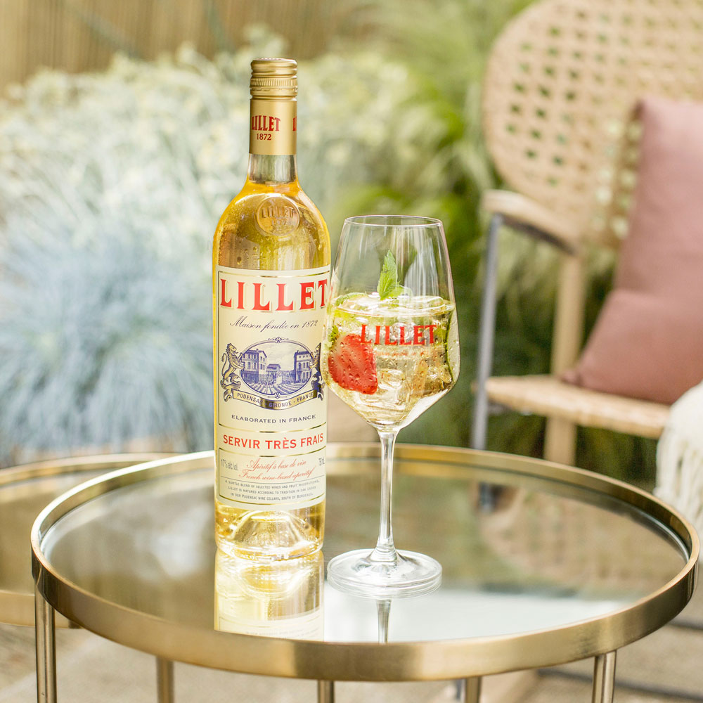 Lillet Schuber Geschenkset - Lillet Blanc Aperitiv de France 750ml (17% Vol) + 2 Lillet Gläser
